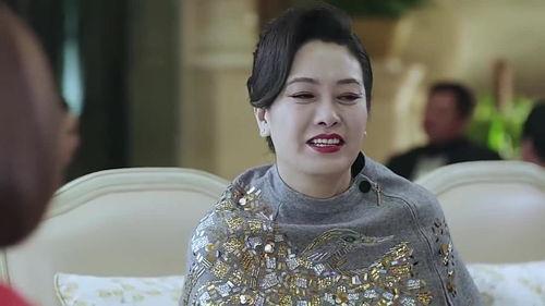 韩国贵妇吃瓜视频,宫廷级吃瓜盛宴背后的奢华生活