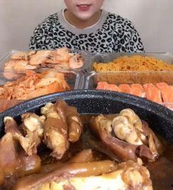 野食小哥吃脆皮瓜视频,美味与挑战并存！