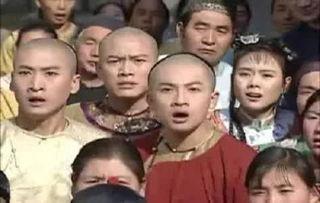 一群围观吃瓜群众视频,一场全民娱乐盛宴